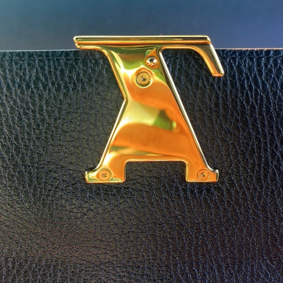 Louis Vuitton Capucines Wallet - Picture 3 of 12